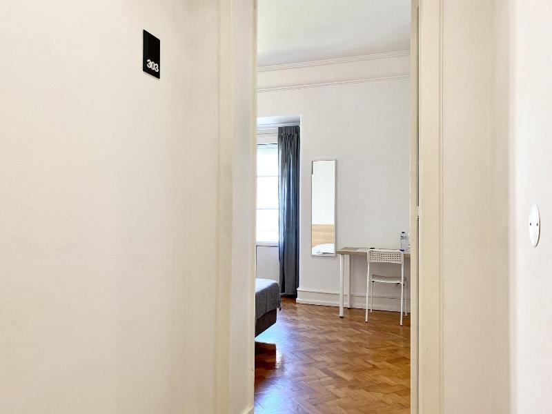 Home Out Rooms & Apartments image