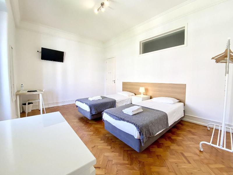 Home Out Rooms & Apartments image