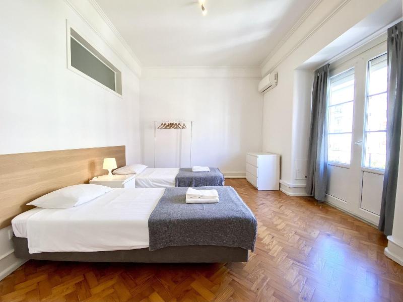 Home Out Rooms & Apartments image
