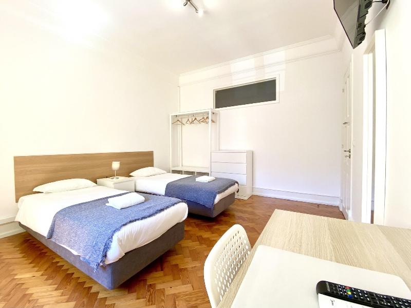 Home Out Rooms & Apartments image