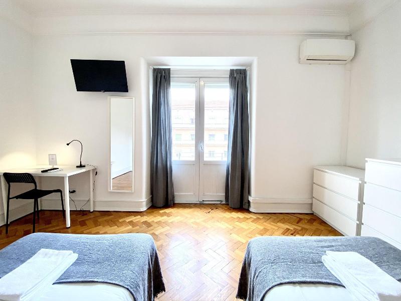 Home Out Rooms & Apartments image