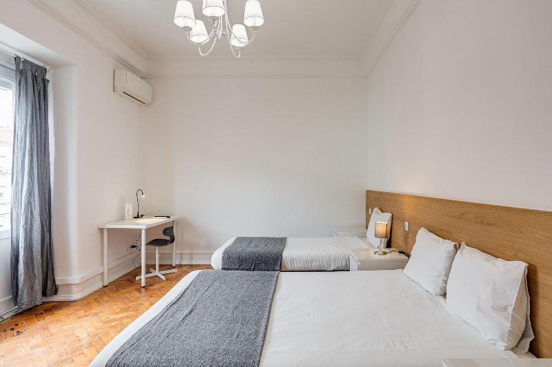 Home Out Rooms & Apartments image