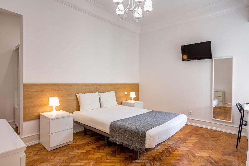 Home Out Rooms & Apartments image
