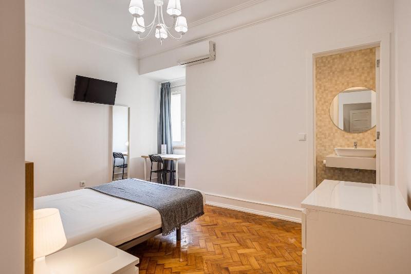 Home Out Rooms & Apartments image