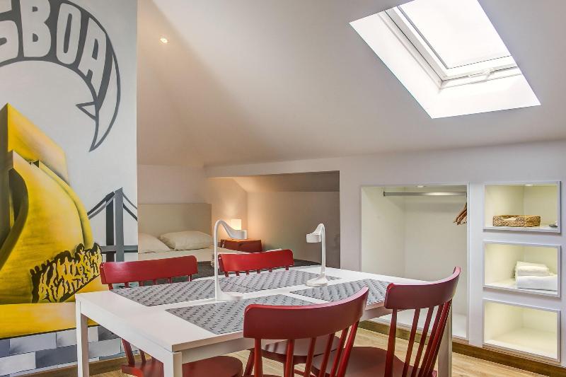 Home Out Rooms & Apartments image