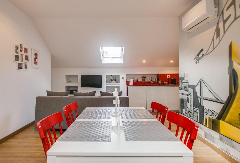 Home Out Rooms & Apartments image