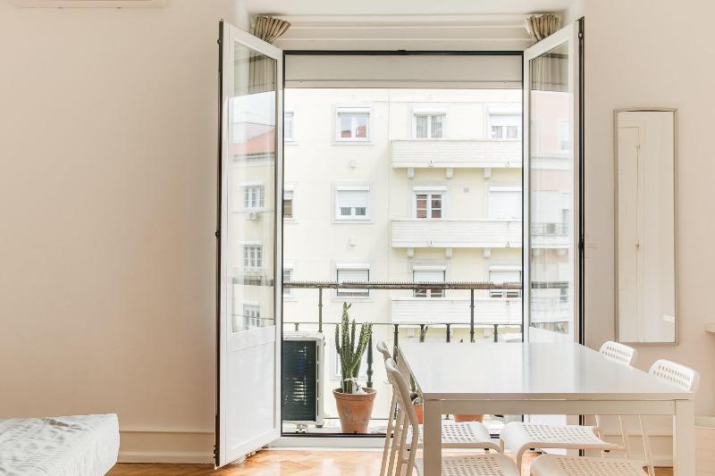 Home Out Rooms & Apartments image