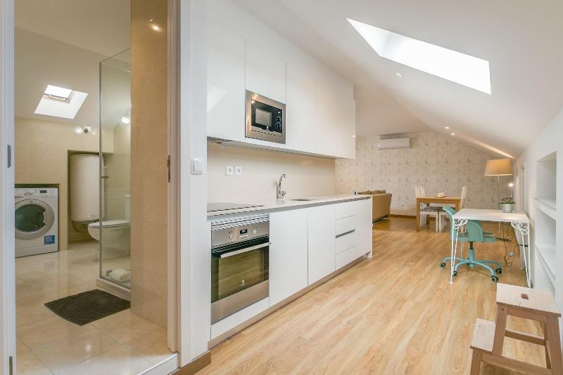 Home Out Rooms & Apartments image