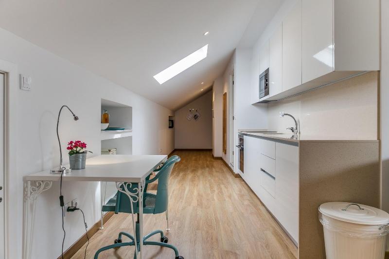Home Out Rooms & Apartments image