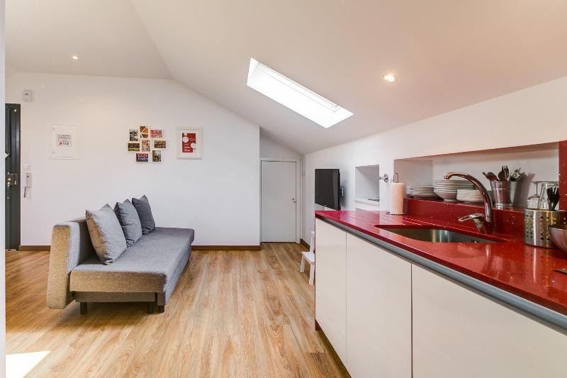 Home Out Rooms & Apartments image