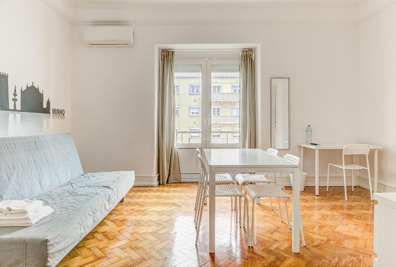 Home Out Rooms & Apartments image