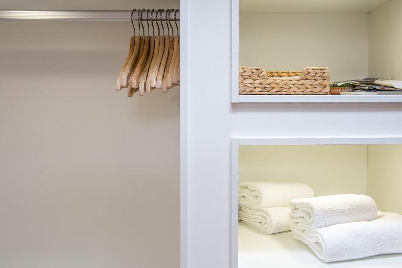 Home Out Rooms & Apartments image