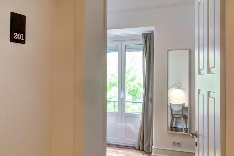 Home Out Rooms & Apartments image