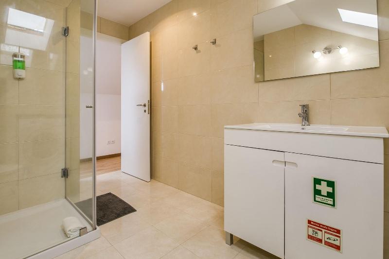 Home Out Rooms & Apartments image