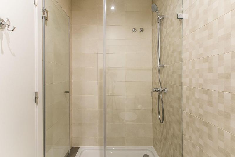 Home Out Rooms & Apartments image