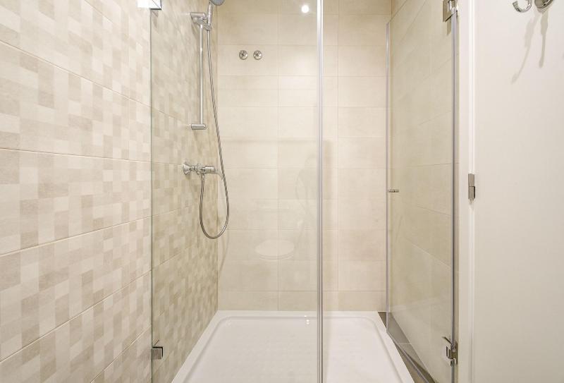 Home Out Rooms & Apartments image