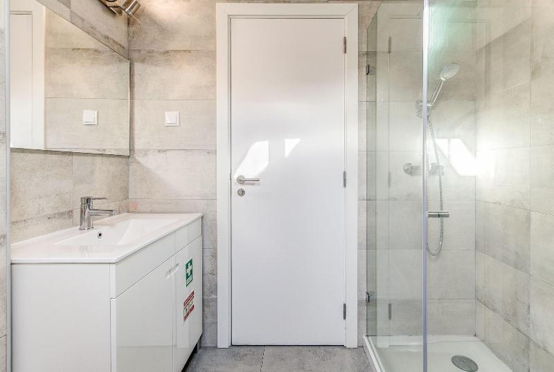 Home Out Rooms & Apartments image
