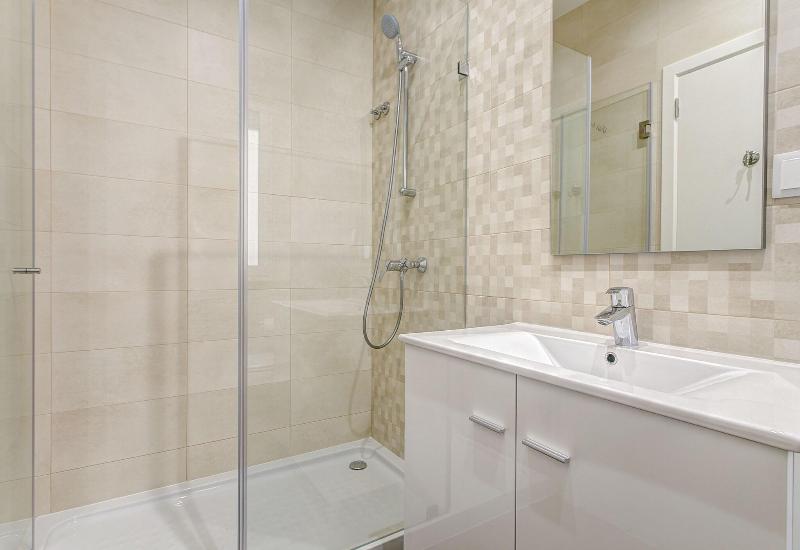 Home Out Rooms & Apartments image