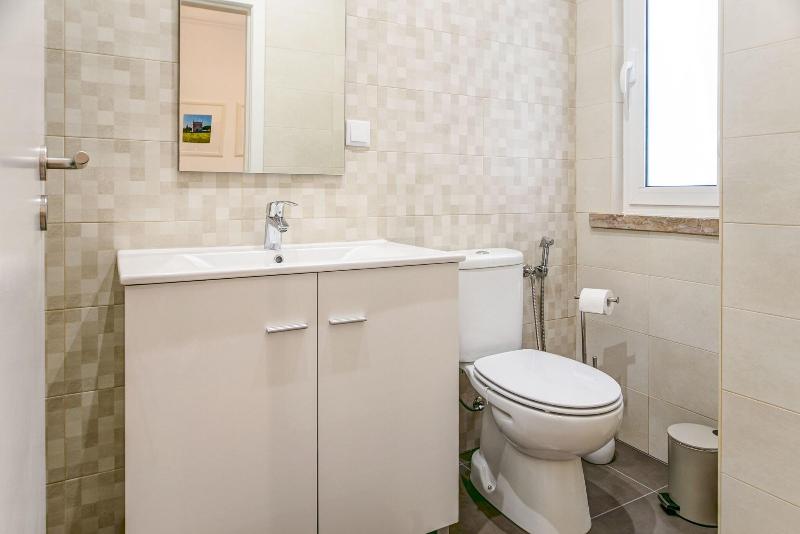 Home Out Rooms & Apartments image