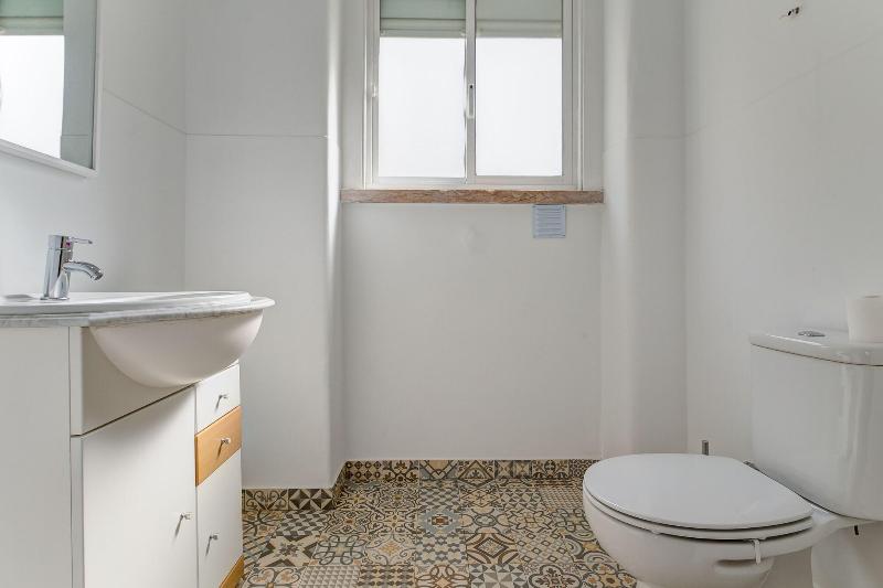 Home Out Rooms & Apartments image