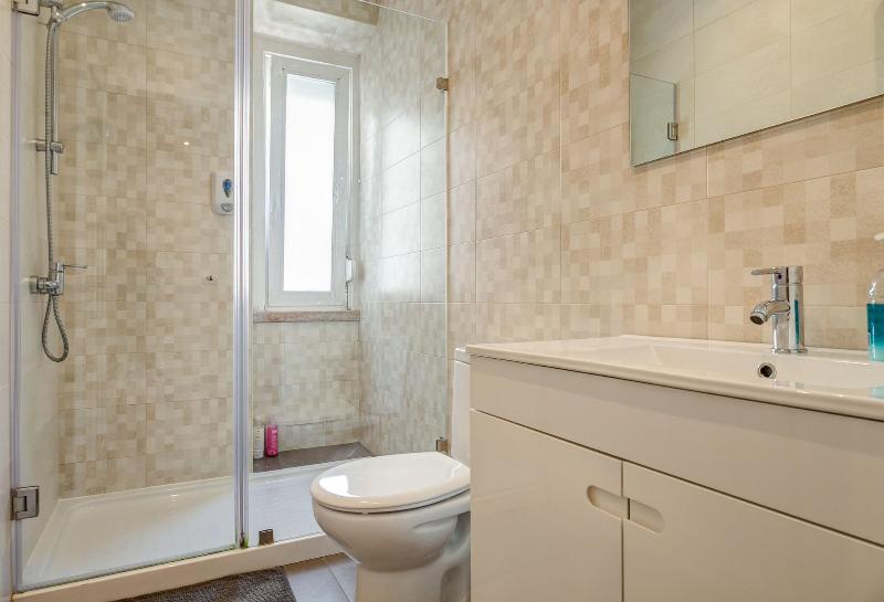 Home Out Rooms & Apartments image