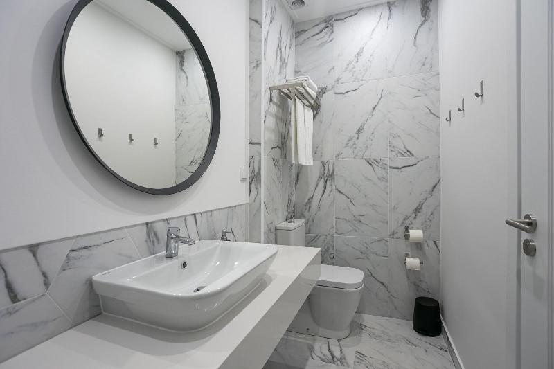 Home Out Rooms & Apartments image