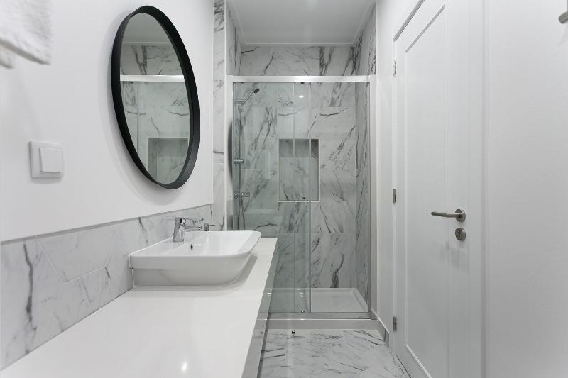 Home Out Rooms & Apartments image