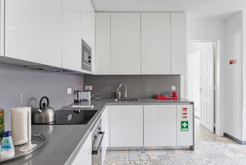 Home Out Rooms & Apartments image