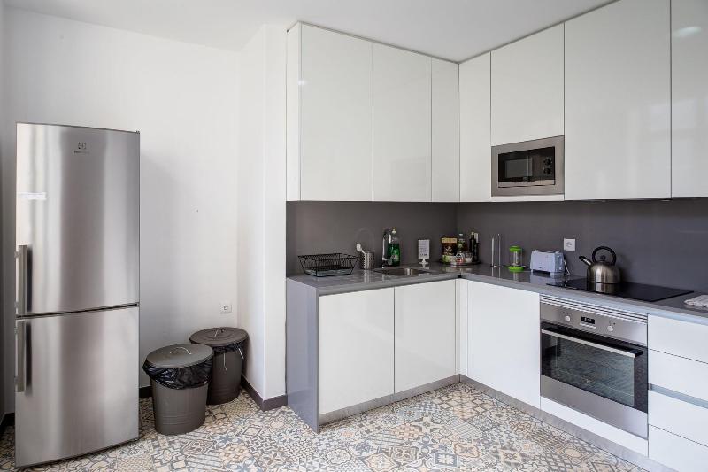 Home Out Rooms & Apartments image