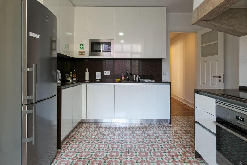 Home Out Rooms & Apartments image