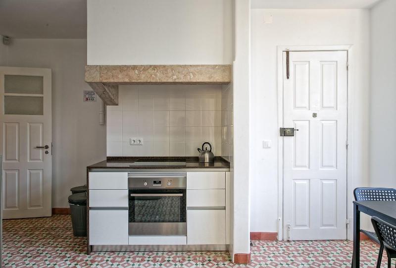 Home Out Rooms & Apartments image