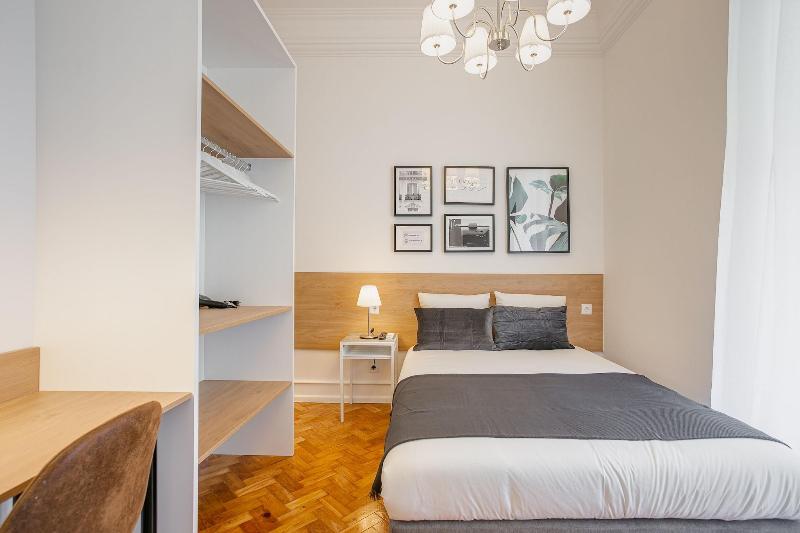 Home Out Rooms & Apartments image
