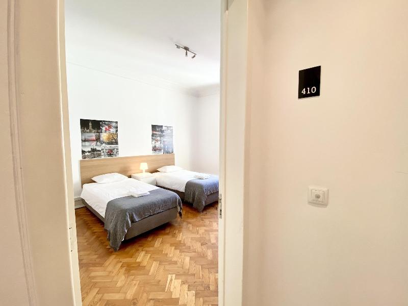 Home Out Rooms & Apartments image