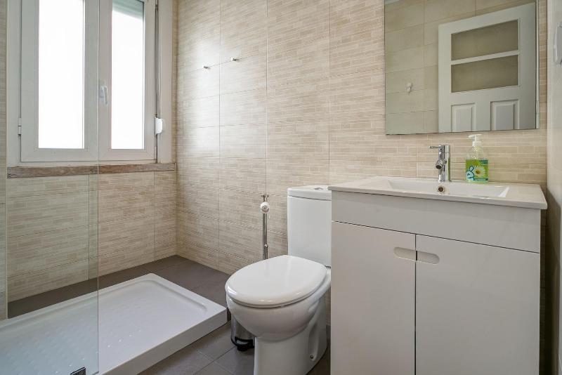 Home Out Rooms & Apartments image