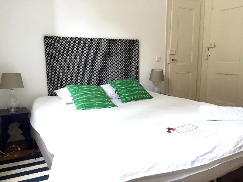 The Color Suites & Rooms image