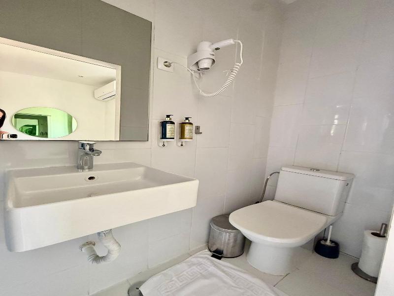 The Color Suites & Rooms image