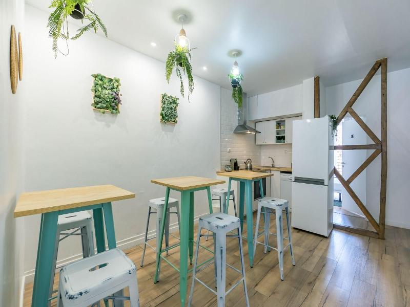 The Color Suites & Rooms image