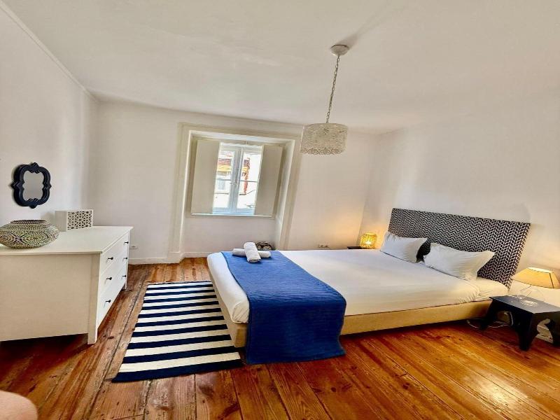 The Color Suites & Rooms image