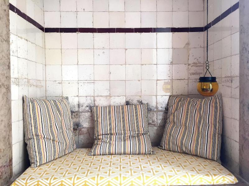 The Color Suites & Rooms image