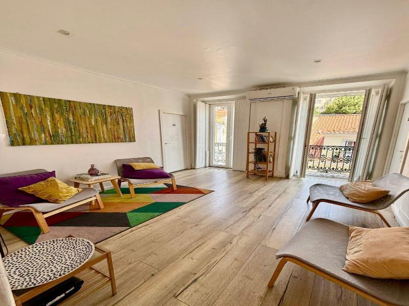 The Color Suites & Rooms image