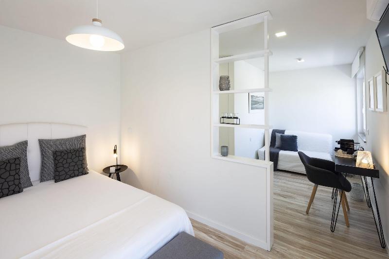 JR Studios & Suites (Riu's) image