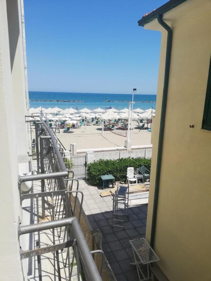Casa De Mar image