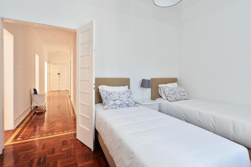 Guest House Avenida image