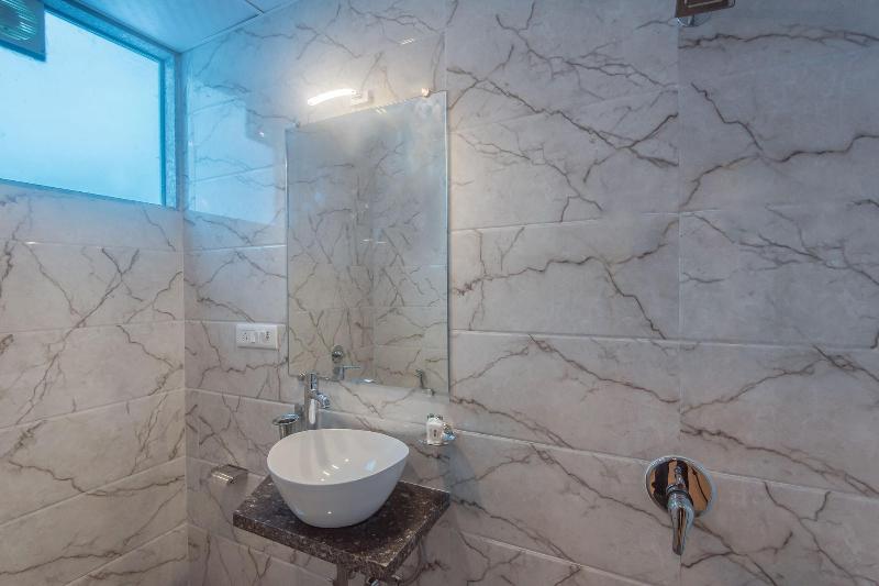 Arton Suites image
