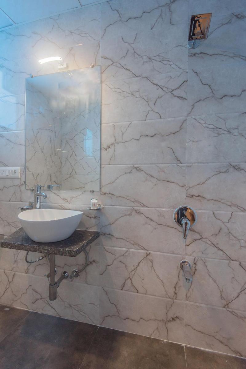 Arton Suites image