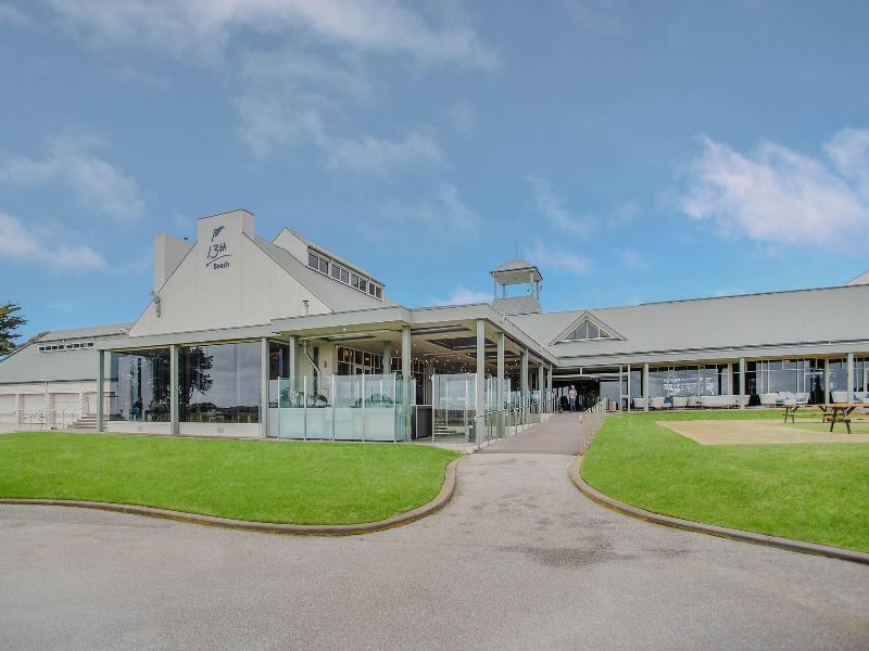 13Th Beach Golf Lodges image
