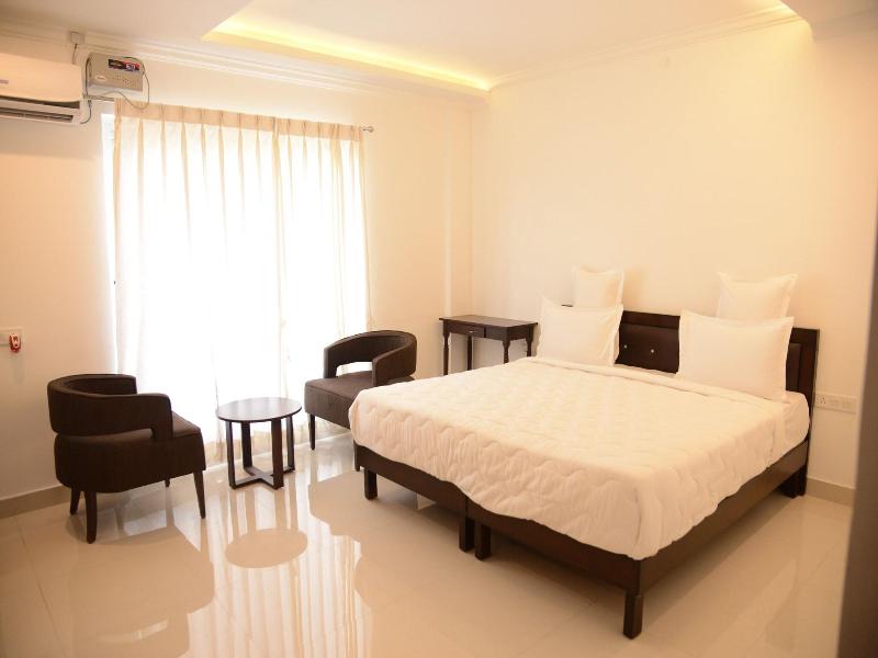 Hotel Rr Grand image