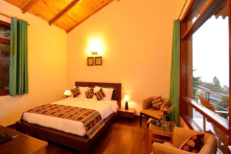 DOUBLE DELUXE KING BED