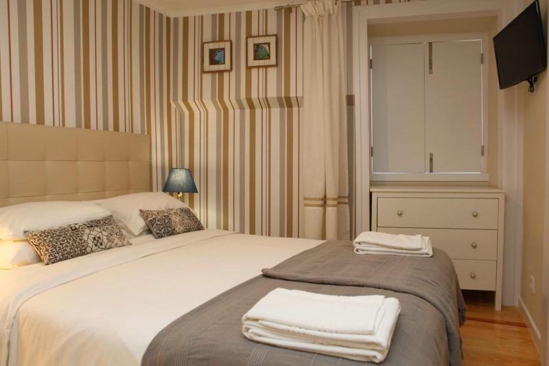 Flores Guest House image