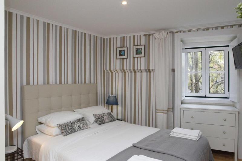 Flores Guest House image